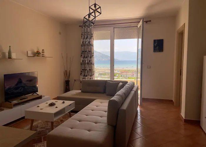 Modern Beach View Apartment, Vlore
