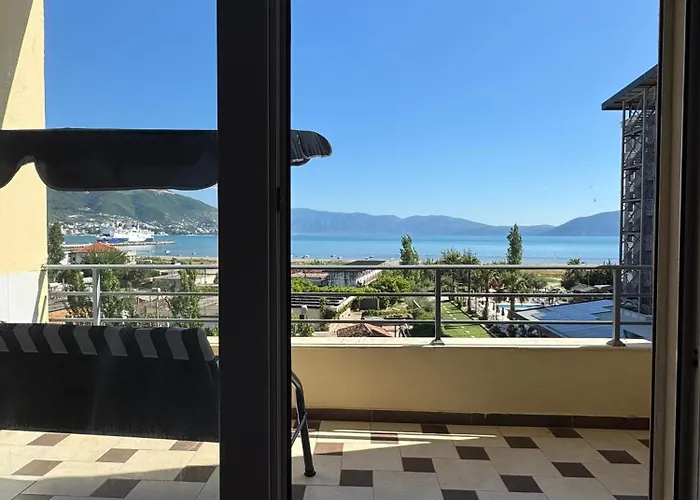 Modern Beach View Apartment, Vlore