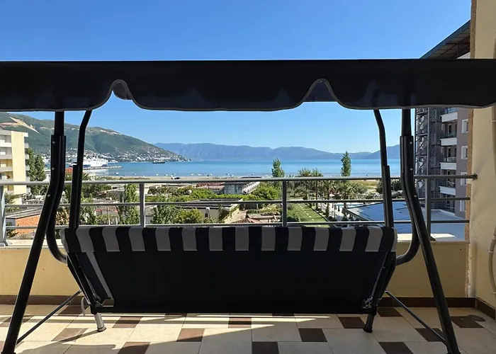 Modern Beach View Apartment, Vlore