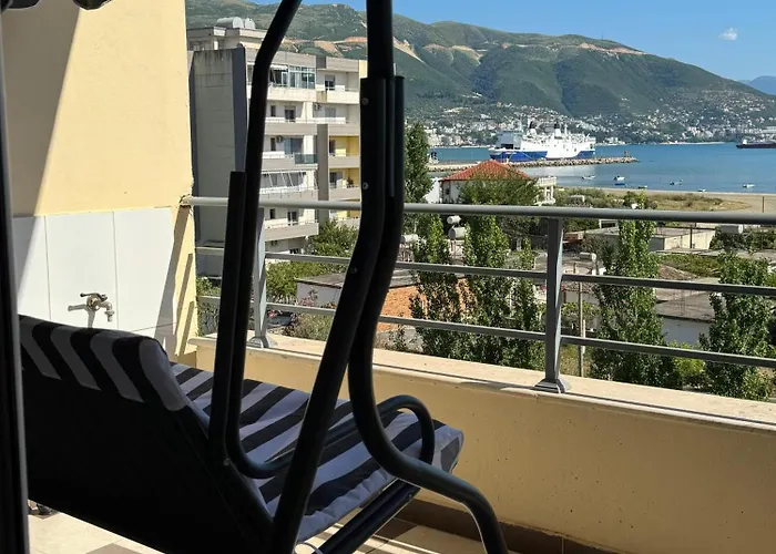 Modern Beach View Apartment, Vlore
